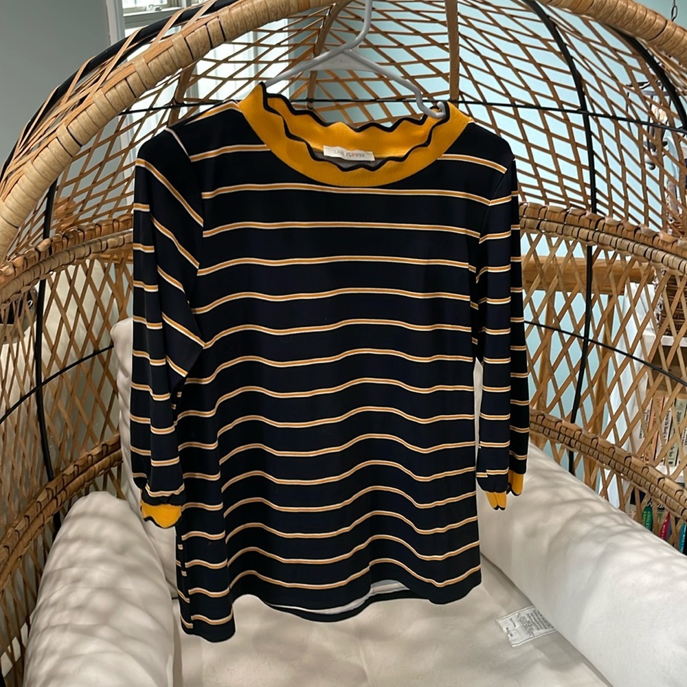3/4 length sleeve tee black and yellow.